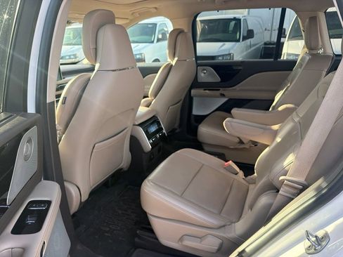 Used 2022 Lincoln Aviator Reserve w/ Equipment Group 201A AWD/4WD image 24