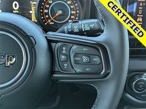 Used 2025 Jeep Wrangler Unlimited Rubicon image 27