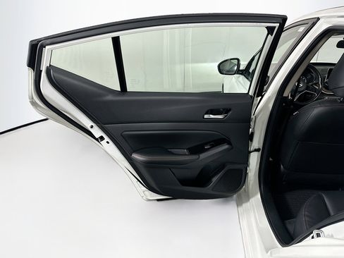 Used 2024 Nissan Altima 2.5 SR image 24