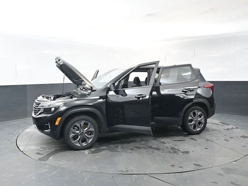 Used 2024 Kia Seltos LX image 31