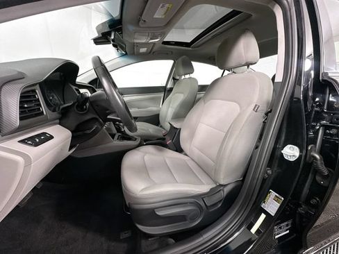Used 2019 Hyundai Elantra Value Edition FWD image 4