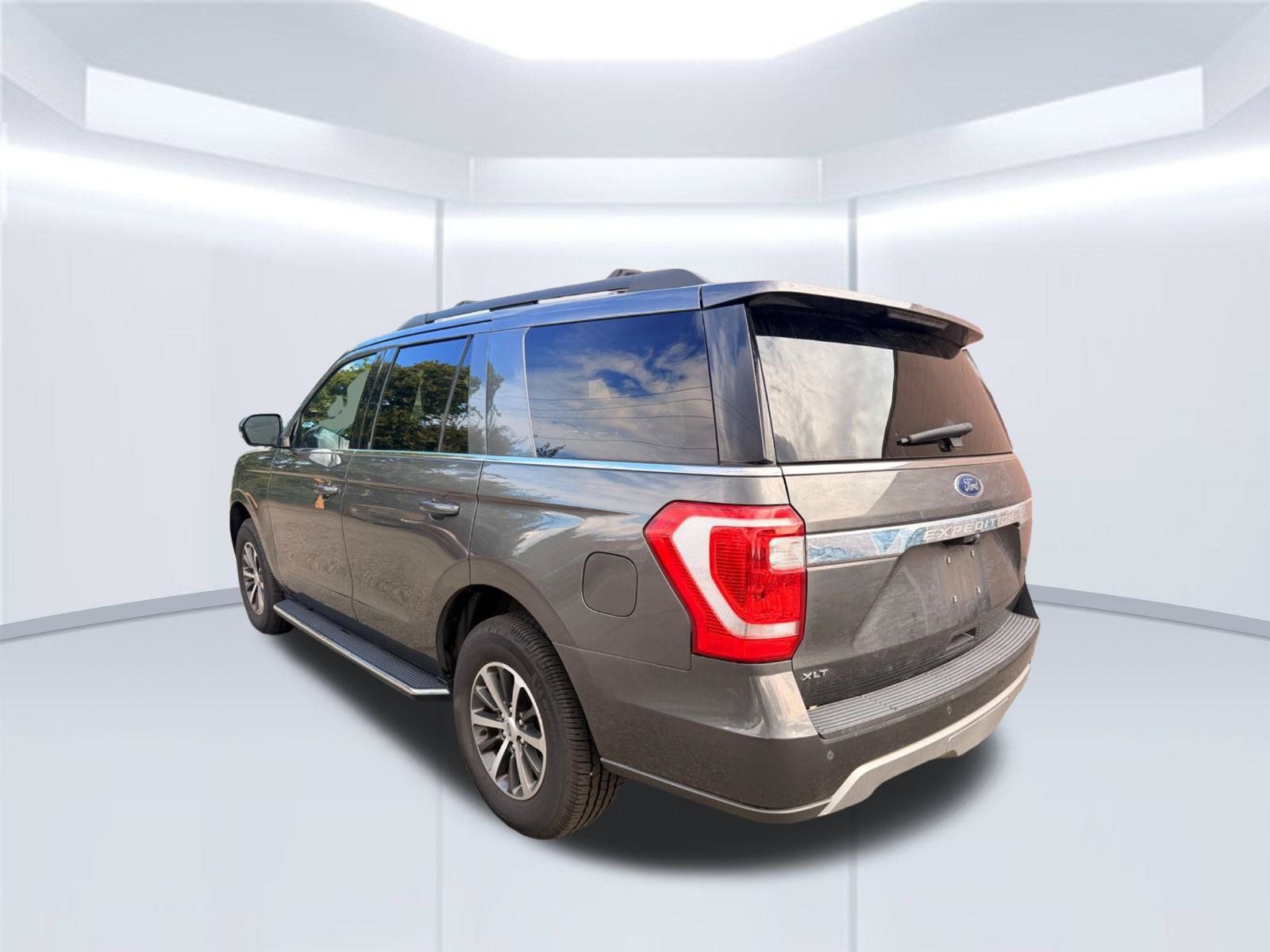 Used 2021 Ford Expedition XLT AWD/4WD image 4