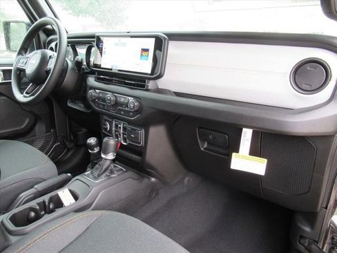 New 2026 Jeep Gladiator Sport AWD/4WD image 11