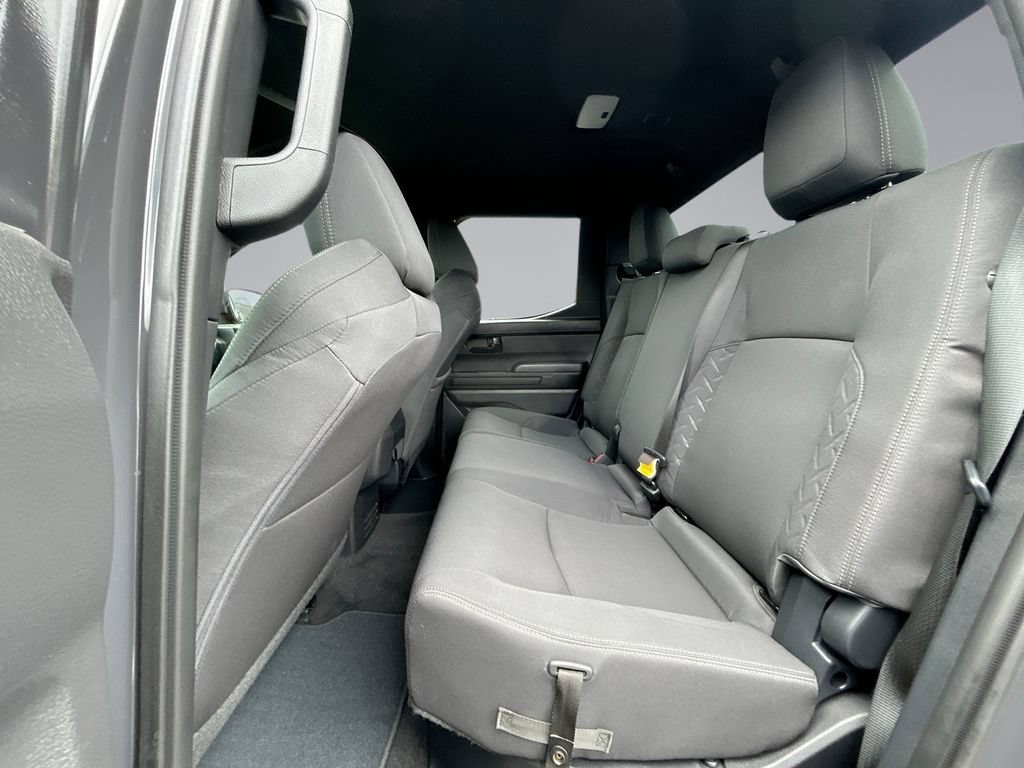 Used 2025 Toyota Tacoma SR5 AWD/4WD image 15