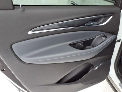 Used 2023 Buick Enclave Essence image 14