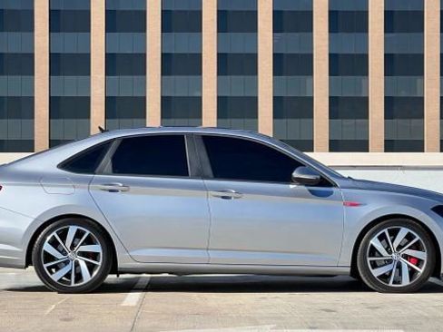 Used 2019 Volkswagen Jetta GLI Autobahn image 6