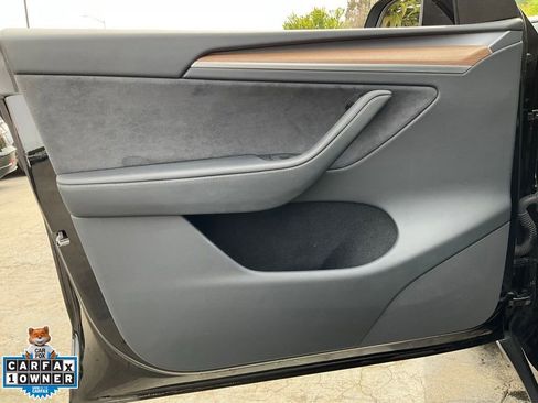 Used 2024 Tesla Model Y Long Range image 23