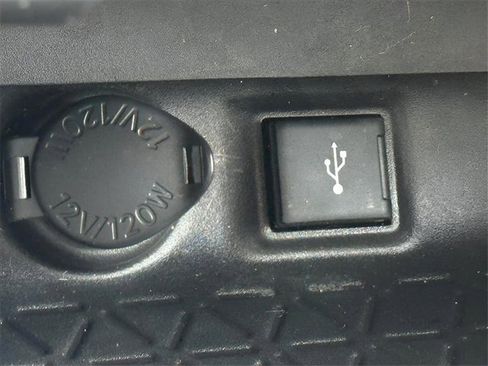 Used 2021 Toyota RAV4 XLE image 19