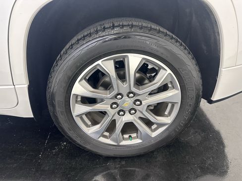 Used 2019 Chevrolet Traverse Premier w/ Driver Confidence II Package image 18