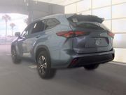 Used 2024 Toyota Highlander XLE FWD image 7
