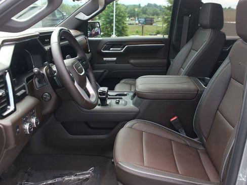 Used 2026 GMC Sierra 1500 Denali AWD/4WD image 16