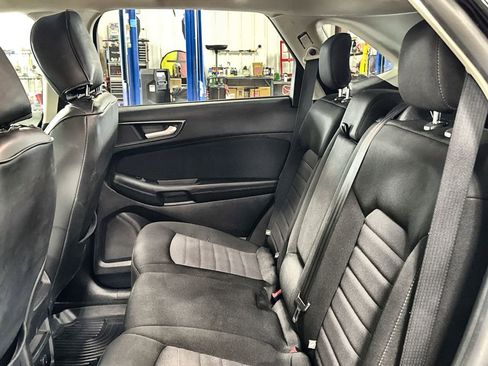 Used 2019 Ford Edge SE w/ SE Fleet Driver's Package FWD image 24