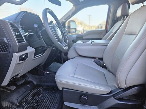 Used 2020 Ford F250 XL w/ Power Equipment Group image 10