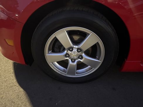 Used 2016 Chevrolet Cruze LT w/ Sun And Sound Package image 26