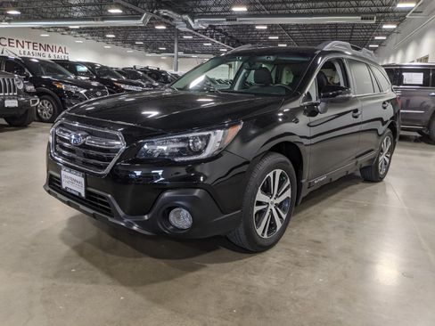 Used 2018 Subaru Outback 3.6R Limited AWD/4WD image 7