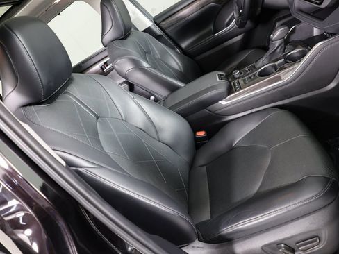 Used 2021 Toyota Highlander Platinum image 42