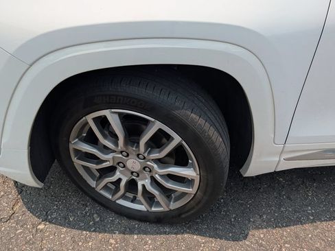 Used 2023 GMC Terrain Denali AWD/4WD image 3