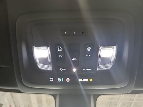 Used 2019 Chevrolet Silverado 1500 High Country w/ Technology Package AWD/4WD image 37