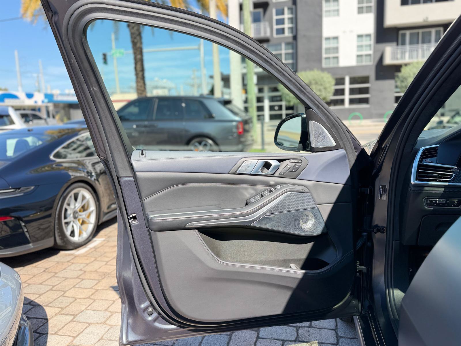 Used 2021 BMW X7 M50i AWD/4WD image 25