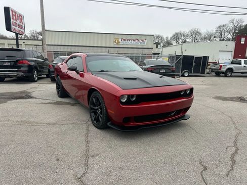 Used 2016 Dodge Challenger SXT Plus image 7