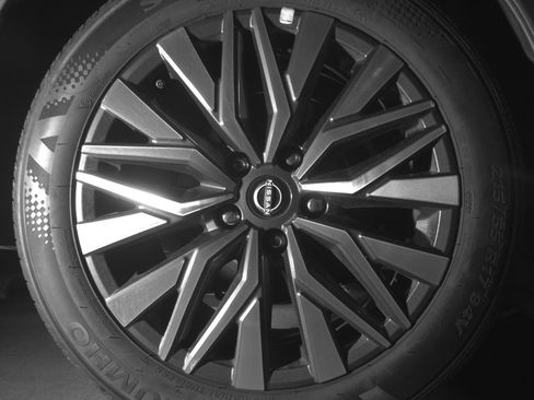 Used 2025 Nissan Altima 2.5 SV image 15