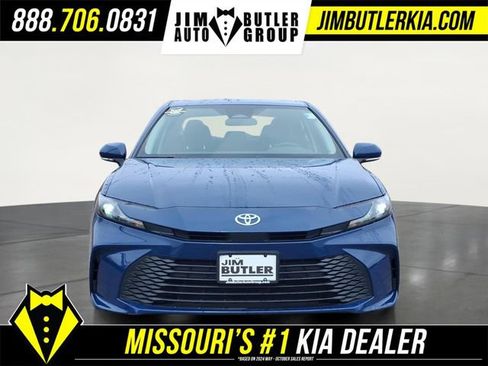 Used 2025 Toyota Camry LE image 30