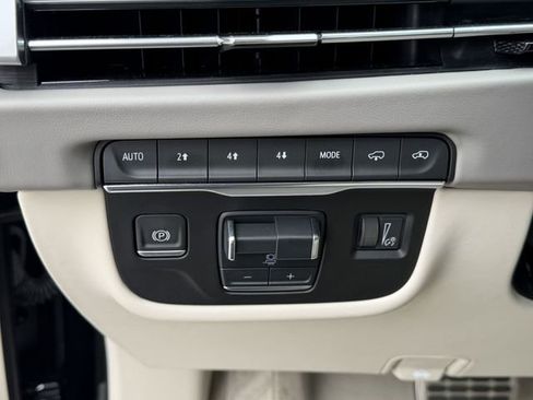 Used 2025 Cadillac Escalade Sport Platinum w/ LPO, Floor Liner Package AWD/4WD image 12