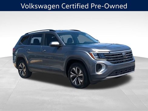 Used 2024 Volkswagen Atlas SE FWD image 2