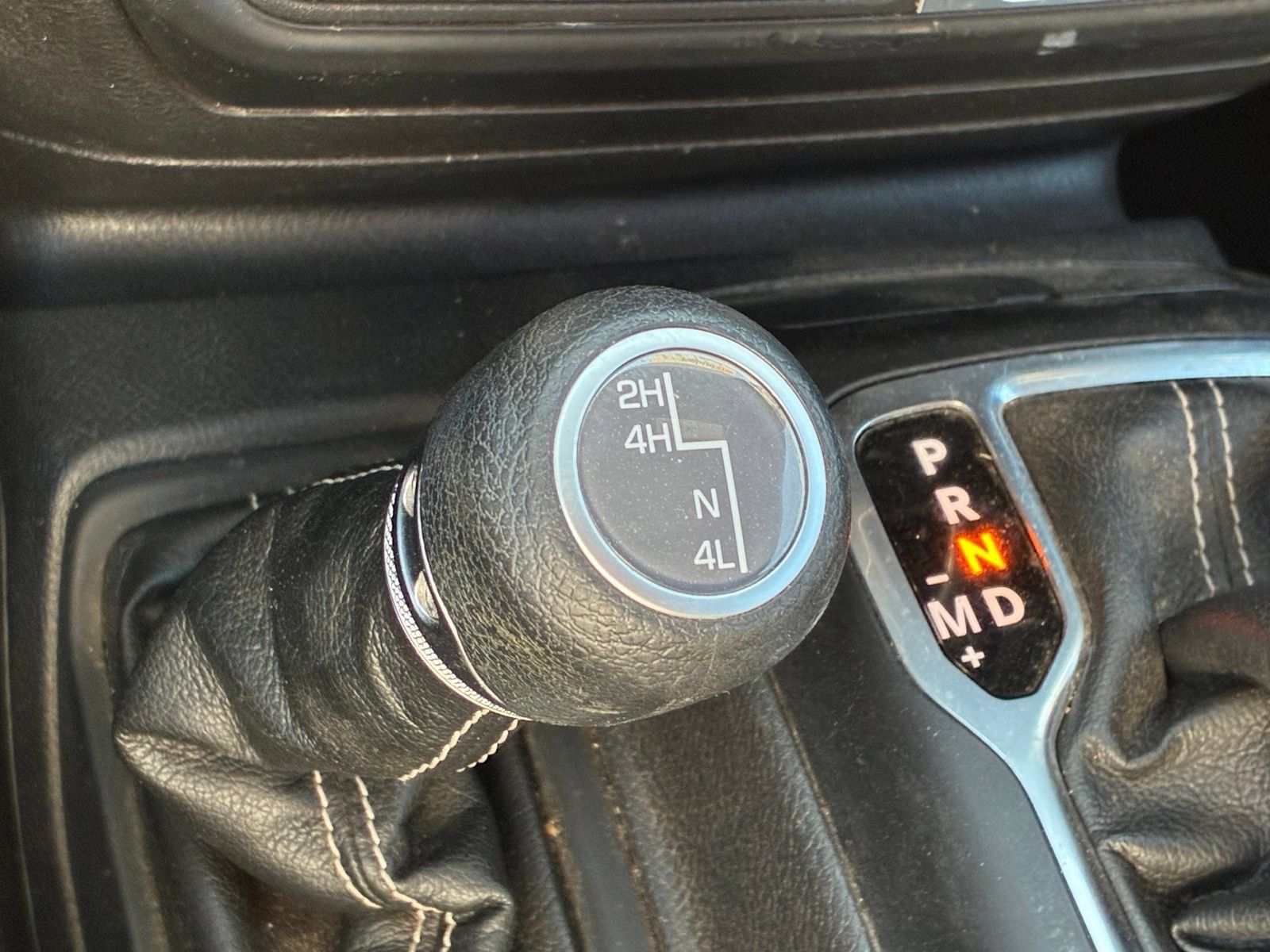 Used 2023 Jeep Wrangler Unlimited Sahara w/ Cold Weather Group AWD/4WD image 8
