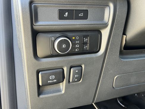 Used 2024 Ford Expedition Limited image 22