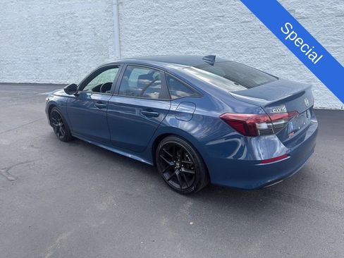 Used 2025 Honda Civic Sport image 4