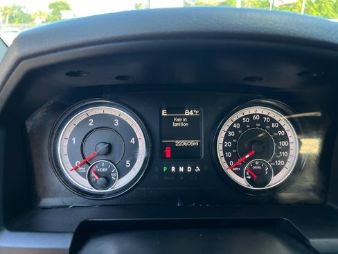 Used 2018 RAM 3500 Tradesman w/ Chrome Appearance Group AWD/4WD image 24