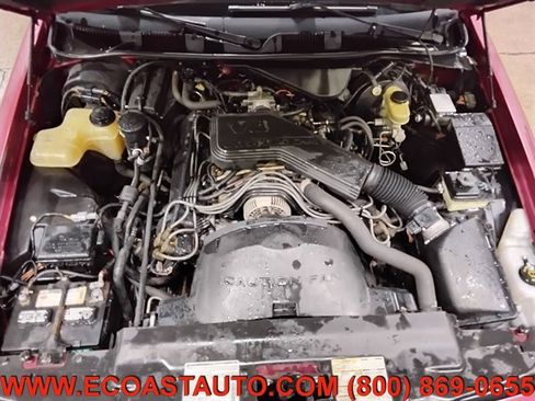 Used 1995 Ford Crown Victoria RWD image 9