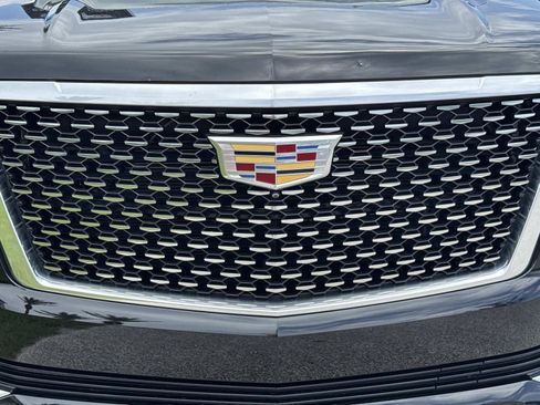 Used 2023 Cadillac Escalade Premium Luxury w/ LPO, Floor Liner Package AWD/4WD image 8