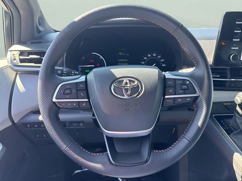 Used 2024 Toyota Sienna XSE w/ XSE Plus Package AWD/4WD image 23