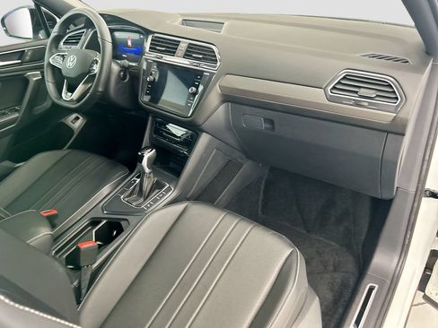 Used 2024 Volkswagen Tiguan SE R-Line FWD image 15