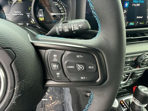 Used 2025 Jeep Wrangler Unlimited Rubicon 4xe w/ Safety Group image 28