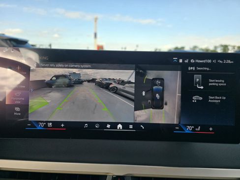 New 2026 BMW iX xDrive60 w/ Premium Package image 19