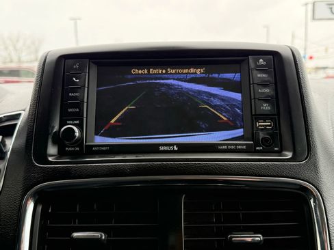 Used 2019 Dodge Grand Caravan SE w/ UConnect Hands-Free Group image 41