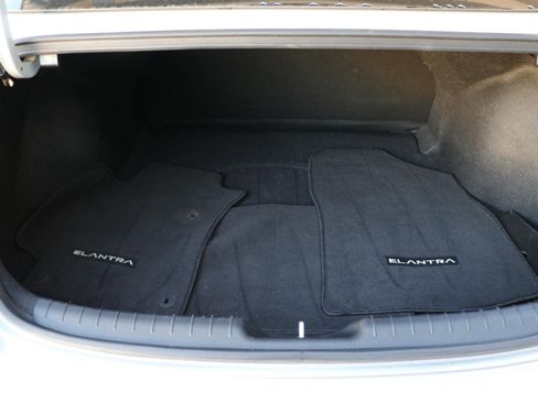 Used 2023 Hyundai Elantra SEL image 10