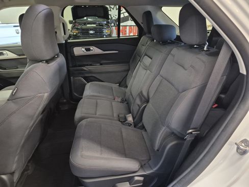 Certified 2025 Ford Explorer Active AWD/4WD image 15