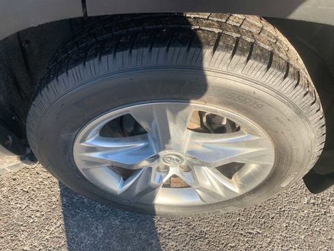 Used 2017 Toyota Highlander Limited image 32