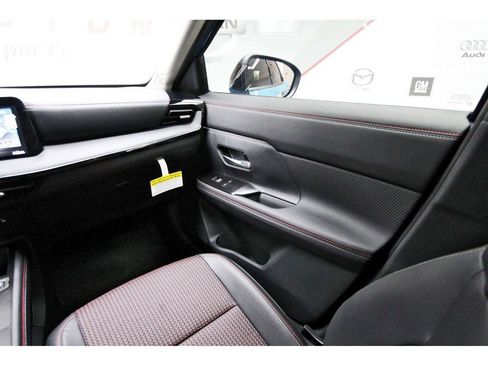 New 2026 Nissan Kicks SR w/ SR Premium Package image 8