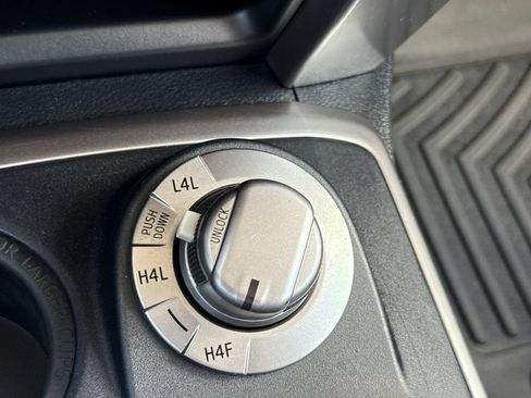 Used 2021 Toyota 4Runner Limited AWD/4WD image 25