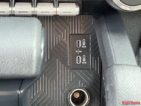 Certified 2025 Toyota 4Runner SR5 AWD/4WD image 27