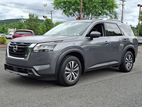 Used 2023 Nissan Pathfinder SL AWD/4WD image 6