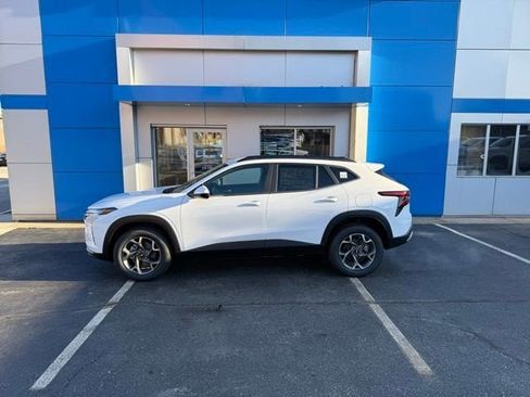 New 2026 Chevrolet Trax LT w/ Driver Confidence Package image 5