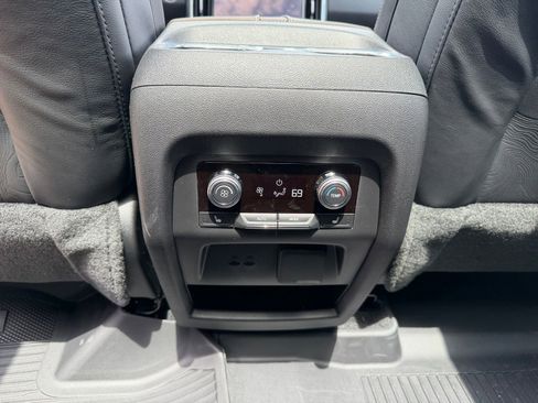 New 2026 GMC Acadia Denali Ultimate w/ LPO, Floor Liner Package AWD/4WD image 29
