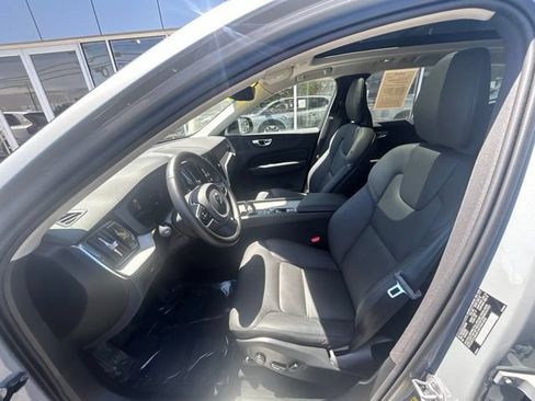 Used 2025 Volvo XC60 B5 Plus AWD/4WD image 19