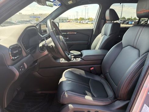 Certified 2025 Honda Pilot TrailSport image 9